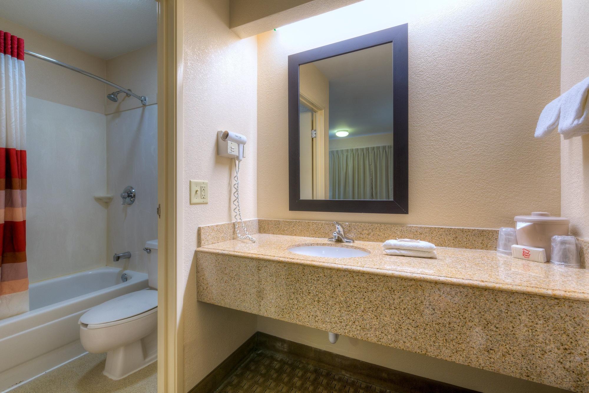 Red Roof Inn Memphis East Экстерьер фото