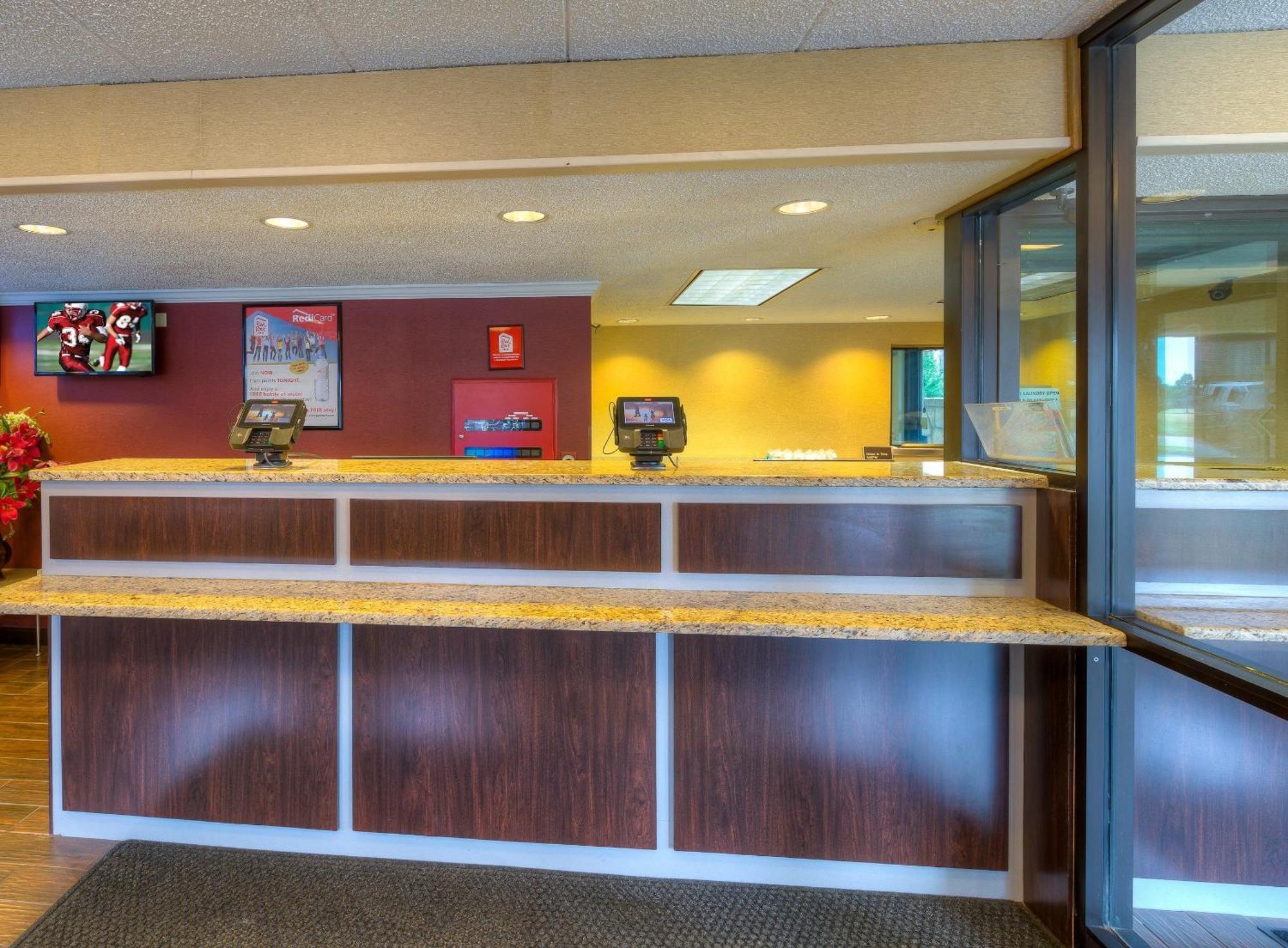 Red Roof Inn Memphis East Экстерьер фото